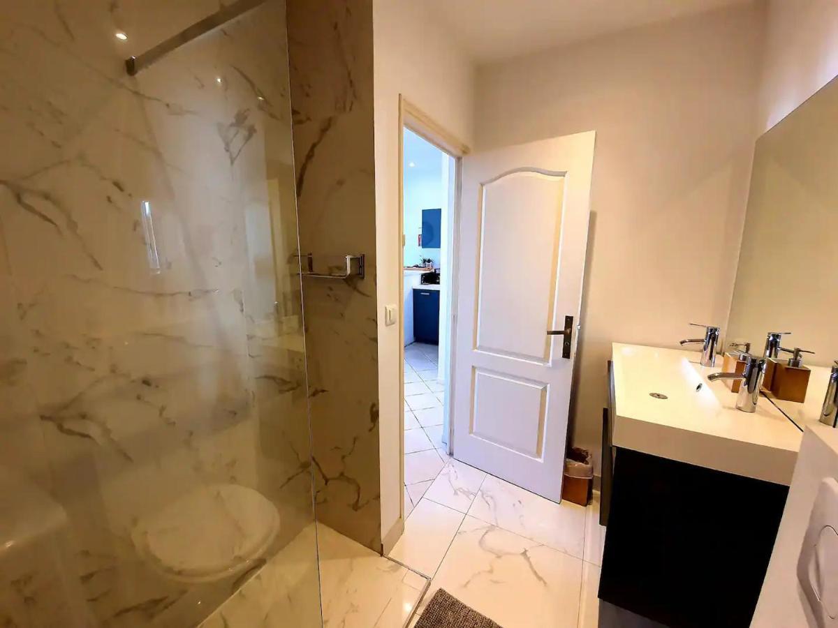Freshly Tastefully Renovated Apartments In Heart Of Old Antibes Exterior foto