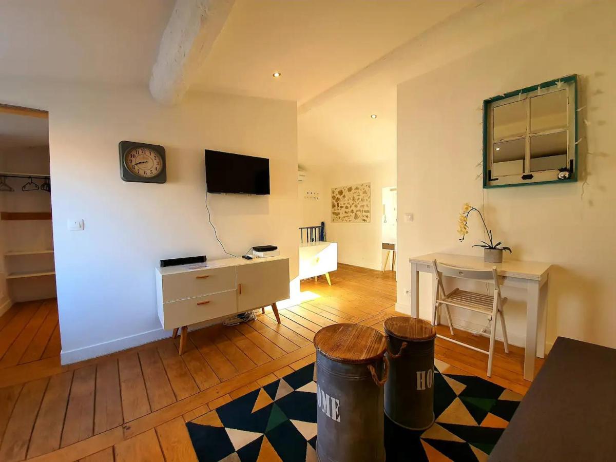 Freshly Tastefully Renovated Apartments In Heart Of Old Antibes Exterior foto